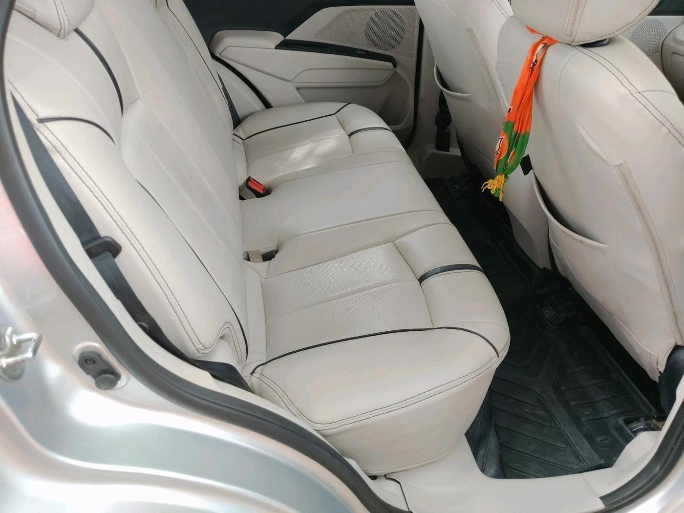 2021 Mahindra XUV300 W6 1.5 Sunroof Diesel, Diesel, Manual, 71,990 km, interior