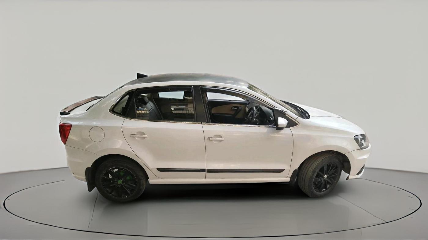 2017 Volkswagen Ameo HIGHLINE1.5L, Diesel, Manual, 87,329 km, exterior