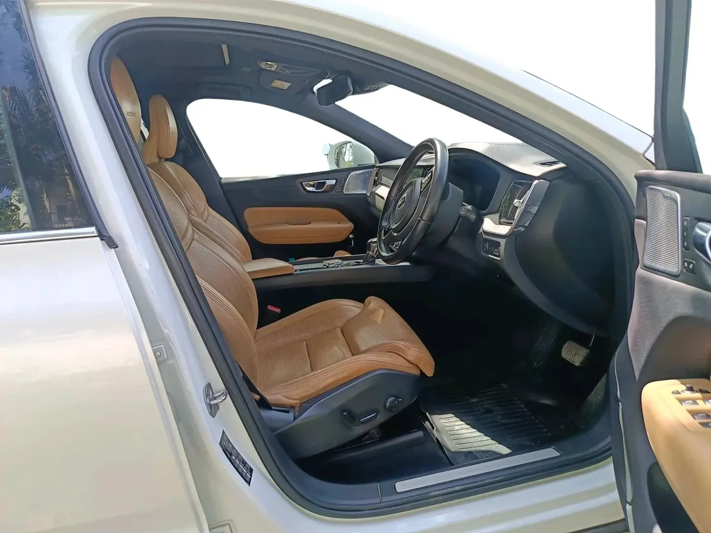 2020 Volvo XC 60 D5 INSCRIPTION, Diesel, Automatic, 67,367 km, interior