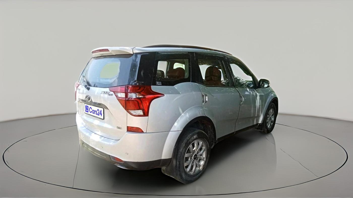 2018 Mahindra XUV500 W9, Diesel, Manual, 1,14,125 km, exterior