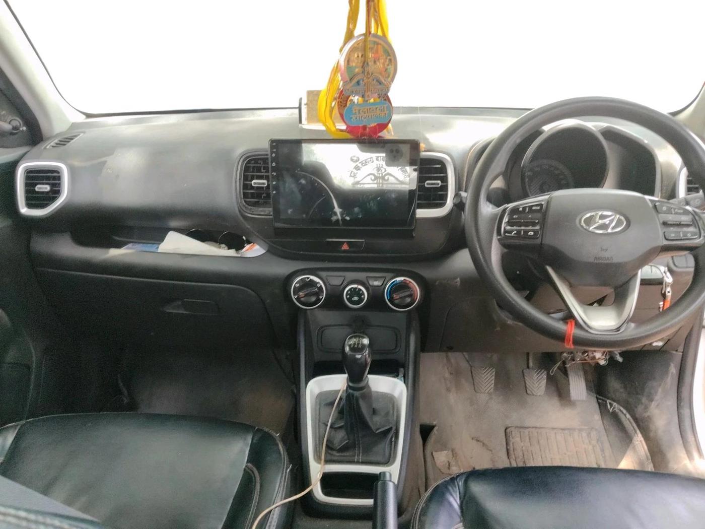 2021 Hyundai VENUE E 1.2, Petrol, Manual, 96,767 km, interior