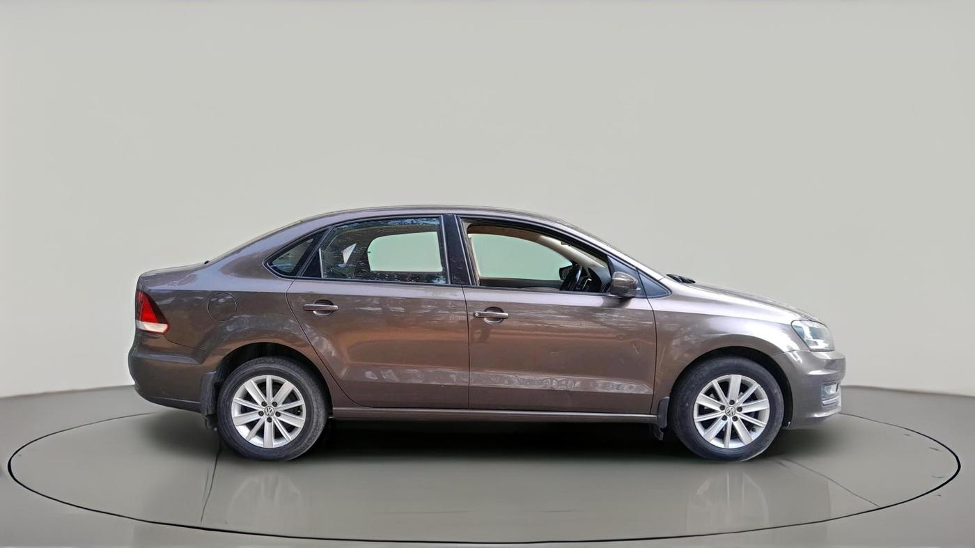 2015 Volkswagen Vento HIGHLINE 1.6 MPI, Petrol, Manual, 1,20,000 km, exterior