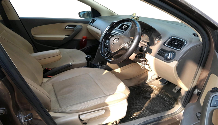 2015 Volkswagen Vento HIGHLINE 1.6 MPI, Petrol, Manual, 1,20,000 km, interior