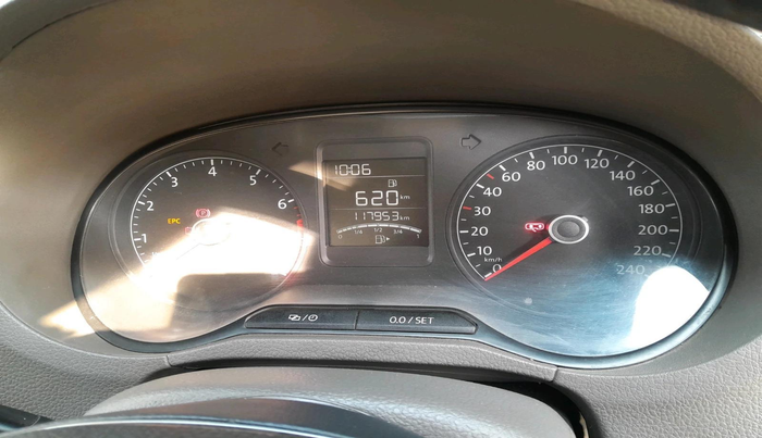 2015 Volkswagen Vento HIGHLINE 1.6 MPI, Petrol, Manual, 1,20,000 km, interior