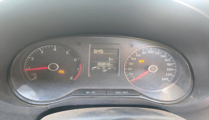 2017 Volkswagen Polo HIGHLINE1.2L, Petrol, Manual, 1,00,848 km, interior