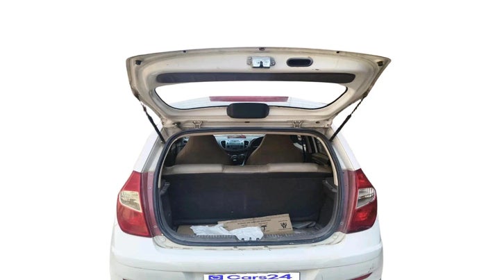 2015 Hyundai i10 SPORTZ 1.1, Petrol, Manual, 32,066 km, exterior