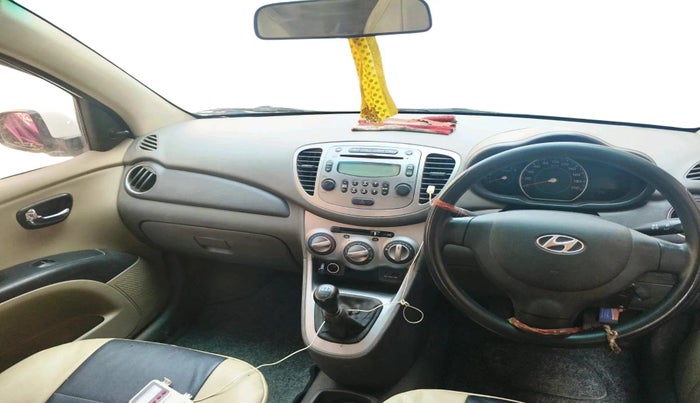 2015 Hyundai i10 SPORTZ 1.1, Petrol, Manual, 32,066 km, interior