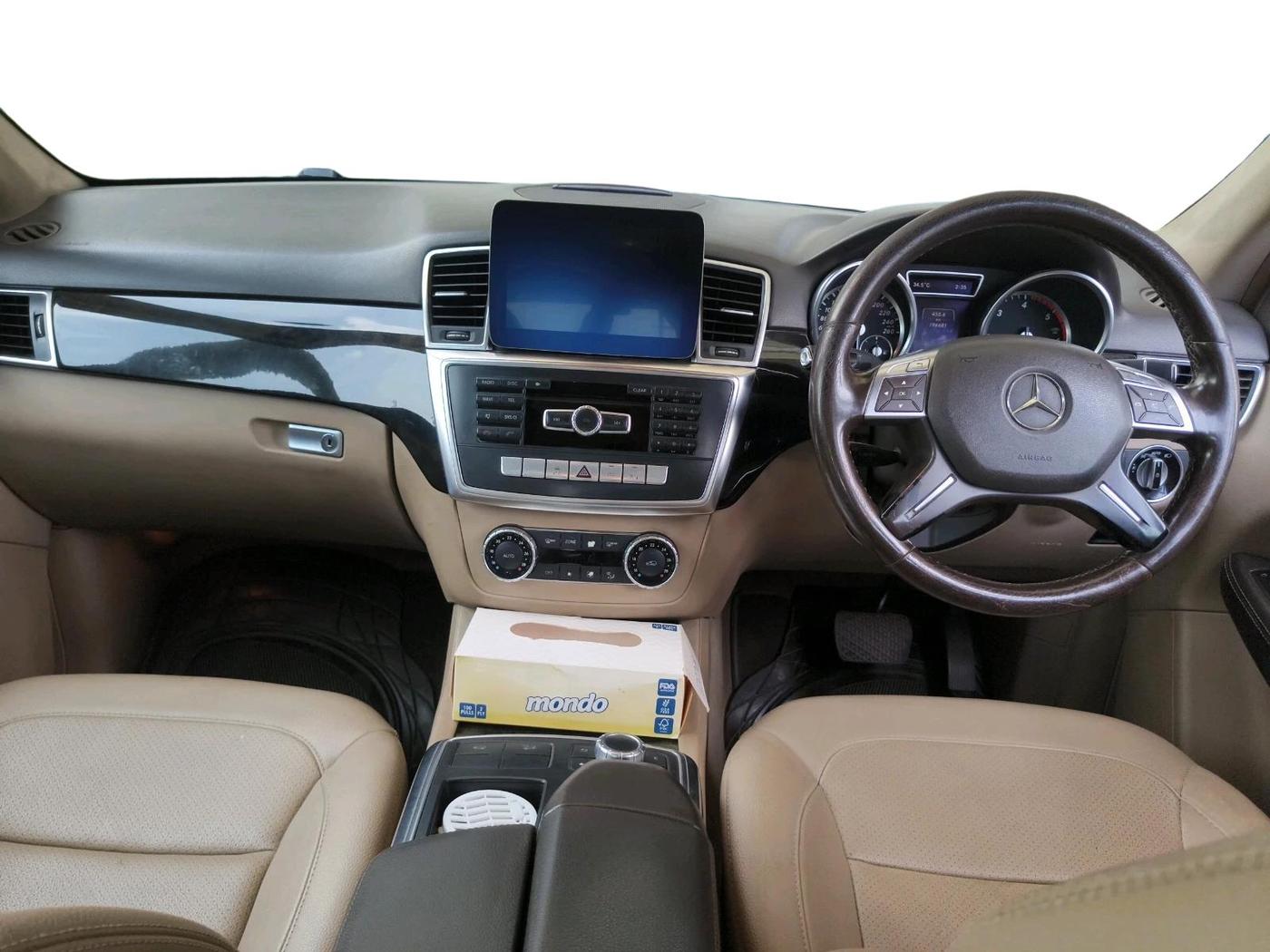 2014 Mercedes Benz Ml Class 250 CDI, Diesel, Automatic, 1,96,701 km, interior