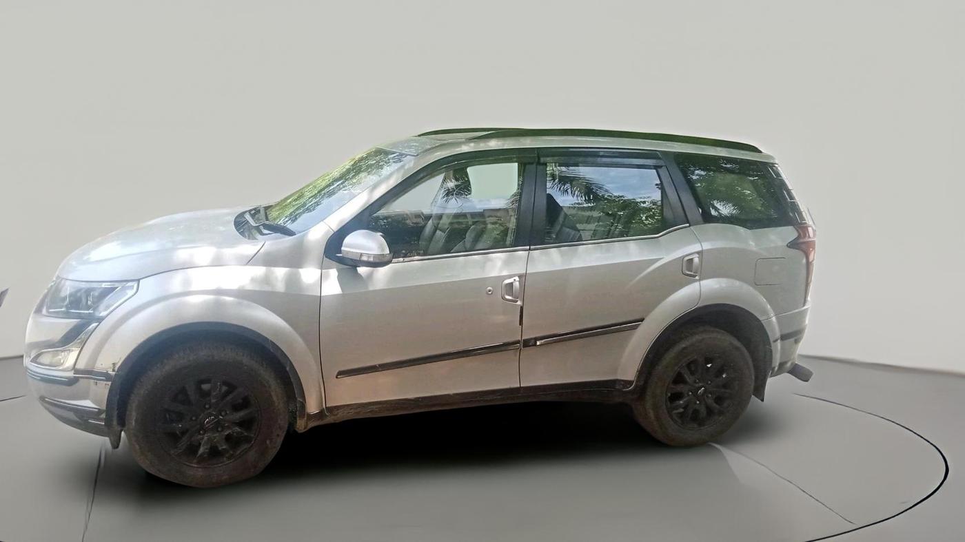 2017 Mahindra XUV500 W10, Diesel, Manual, 1,23,320 km, exterior
