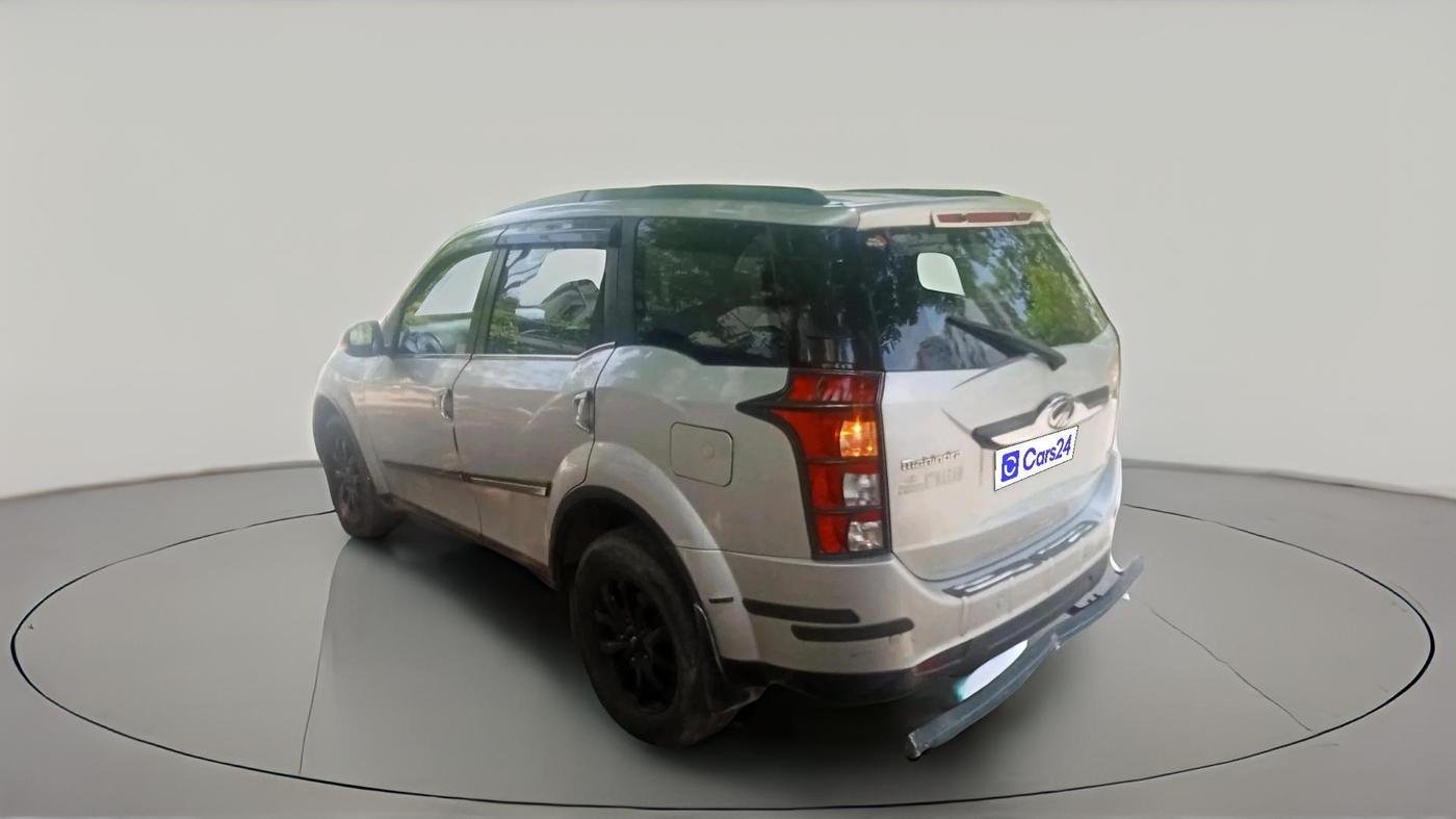2017 Mahindra XUV500 W10, Diesel, Manual, 1,23,320 km, exterior