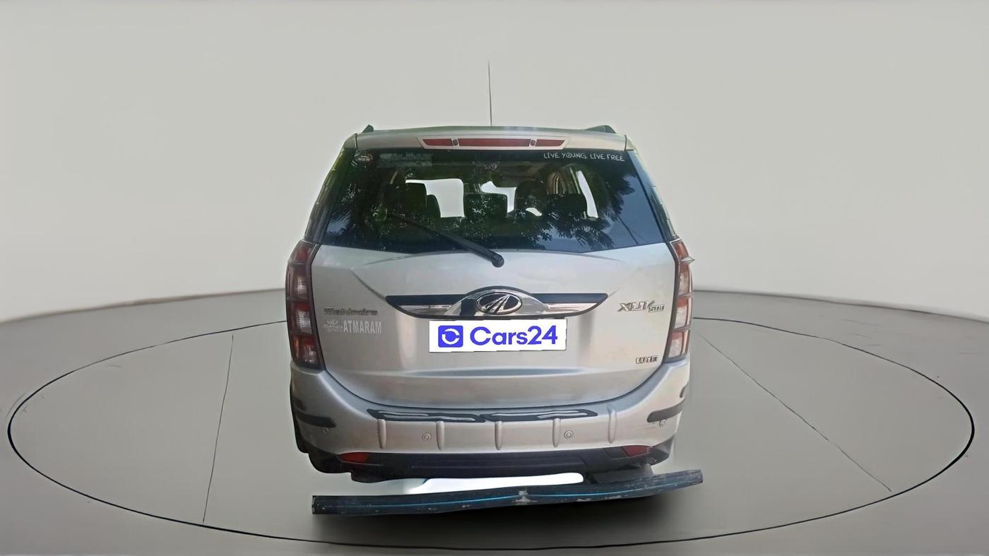 2017 Mahindra XUV500 W10, Diesel, Manual, 1,23,320 km, exterior