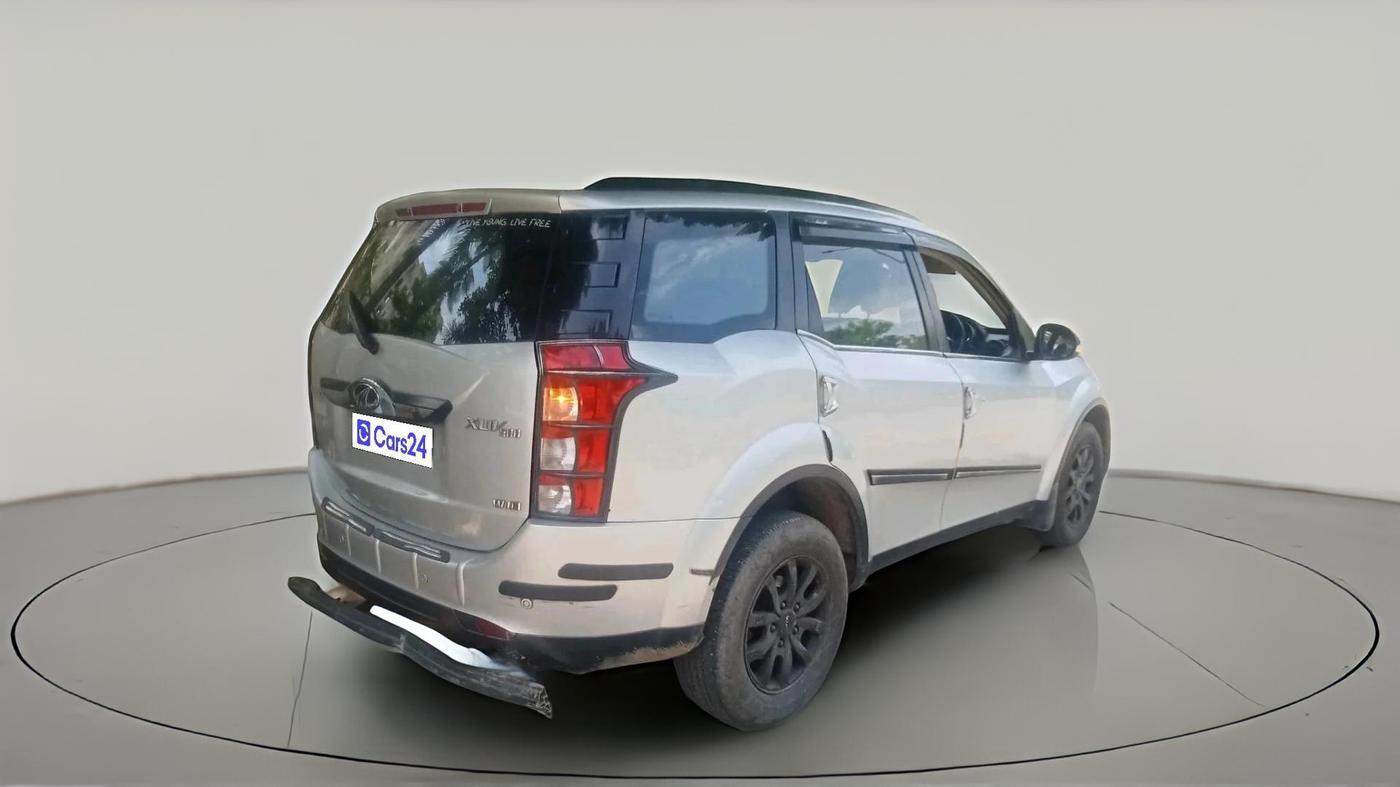 2017 Mahindra XUV500 W10, Diesel, Manual, 1,23,320 km, exterior