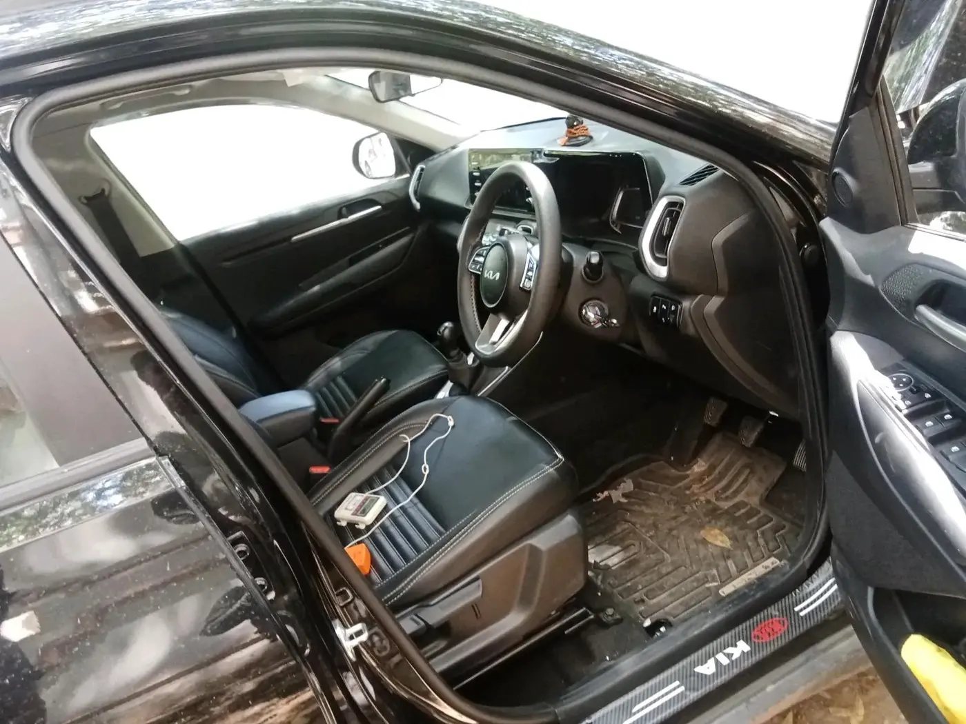 2025 KIA SONET HTK (O) 1.2 Petrol MT, Petrol, Manual, 8,558 km, interior
