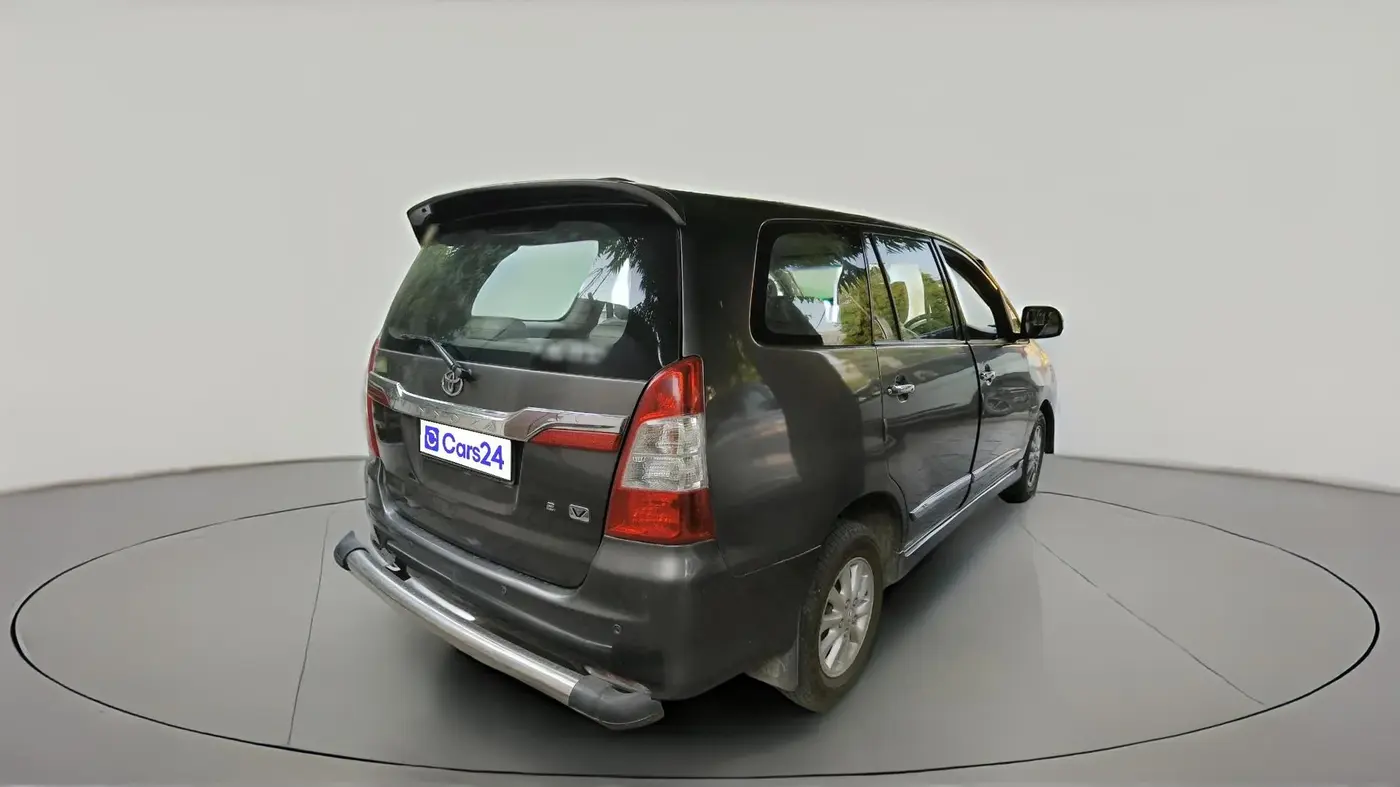 2014 Toyota Innova 2.5 VX 8 STR, Diesel, Manual, 1,45,716 km, exterior