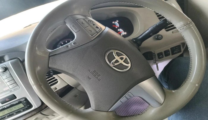 2014 Toyota Innova 2.5 VX 8 STR, Diesel, Manual, 1,45,716 km, interior