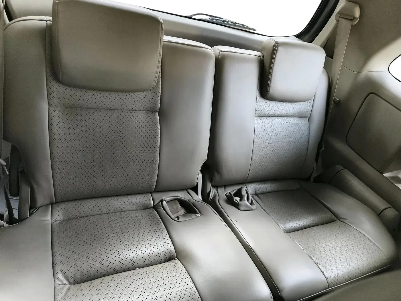 2014 Toyota Innova 2.5 VX 8 STR, Diesel, Manual, 1,45,716 km, interior
