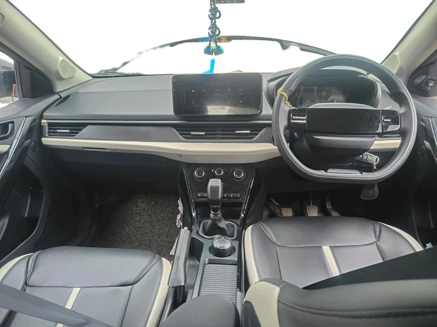 2025 Tata NEXON Pure Plus (S) 1.2 Petrol 6MT, Petrol, Manual, 15,508 km, interior