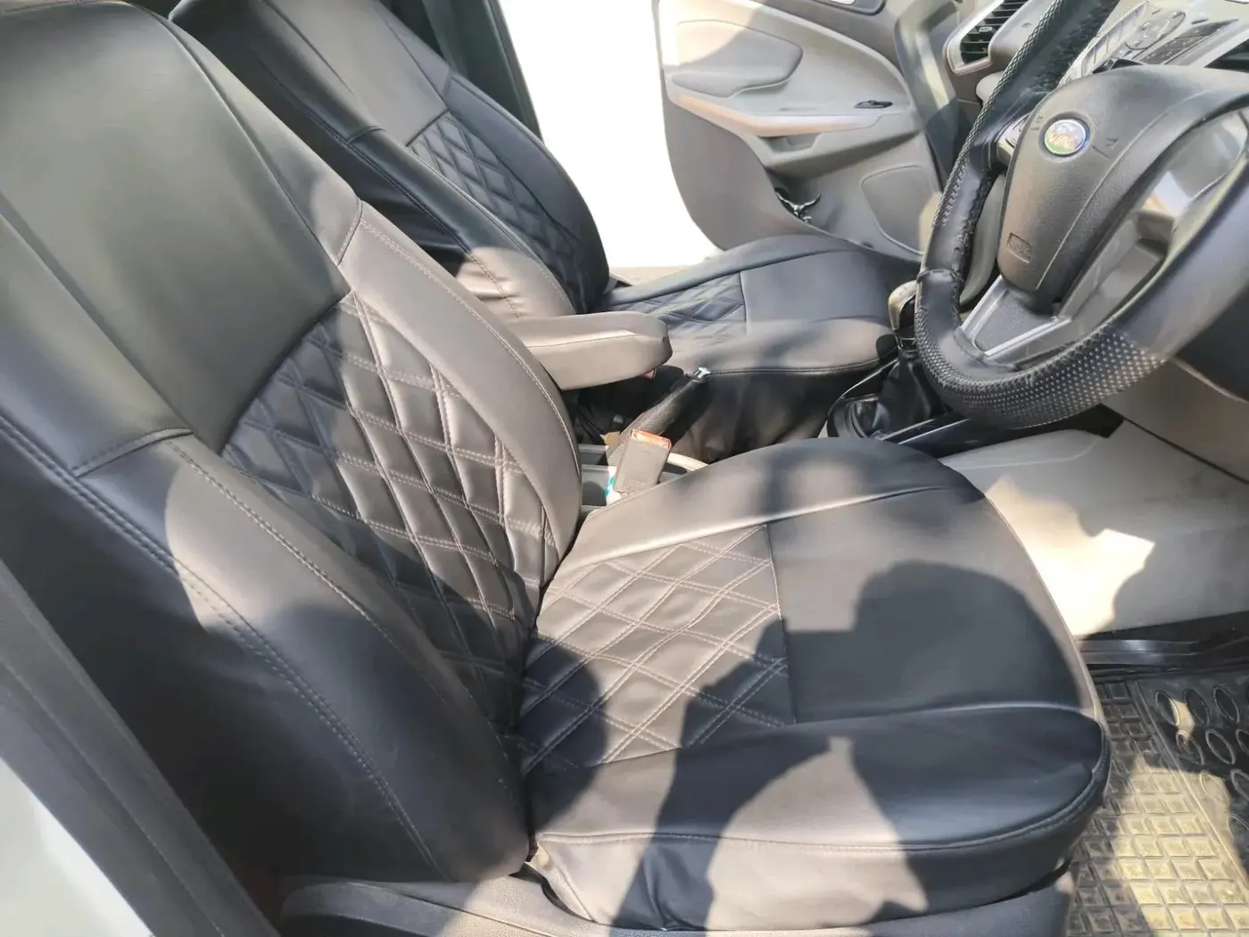 2014 Ford Ecosport TITANIUM 1.5L DIESEL, Diesel, Manual, 1,20,485 km, interior