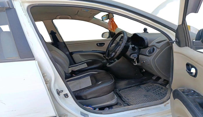 2011 Hyundai i10 MAGNA 1.1, Petrol, Manual, 54,709 km, interior