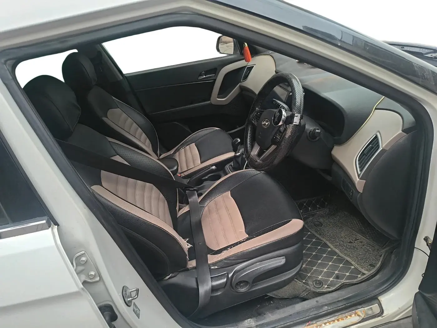 2015 Hyundai Creta  SX 1.6 Petrol , Petrol, Manual, 1,11,772 km, interior