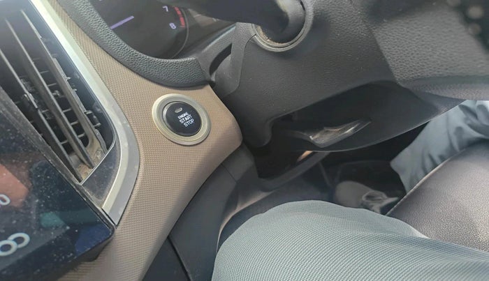 2015 Hyundai Creta  SX 1.6 Petrol , Petrol, Manual, 1,11,772 km, interior