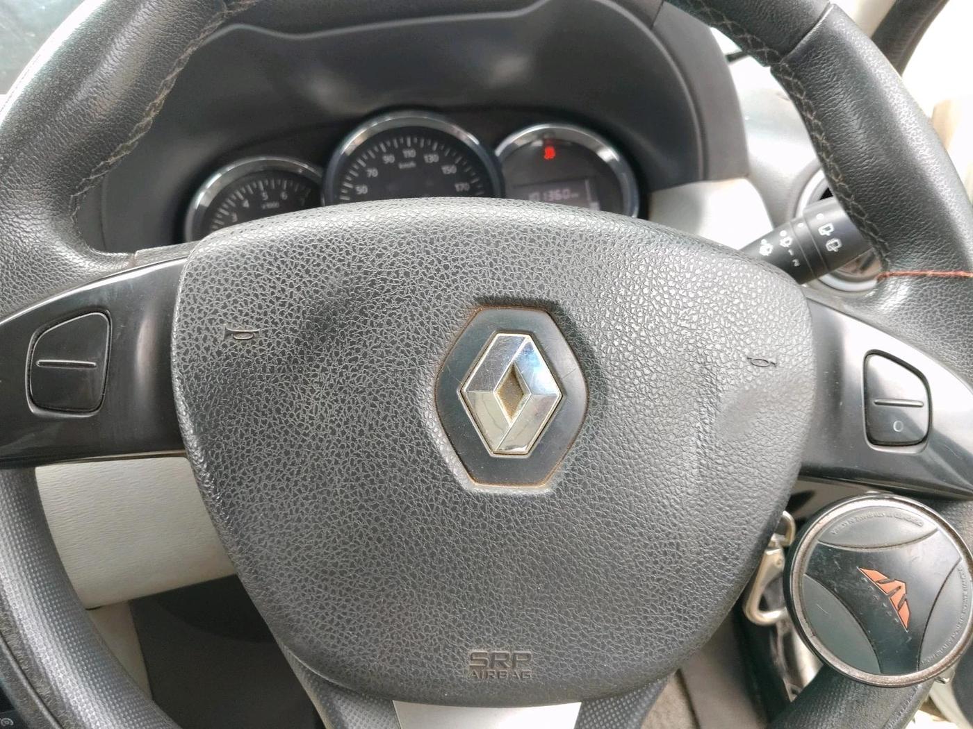 2014 Renault Duster 110 PS RXZ 4X4 MT DIESEL, Diesel, Manual, 1,01,360 km, interior