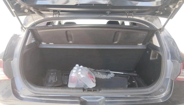 2024 Hyundai NEW I20 ASTA 1.2 MT, Petrol, Manual, 21,307 km, exterior