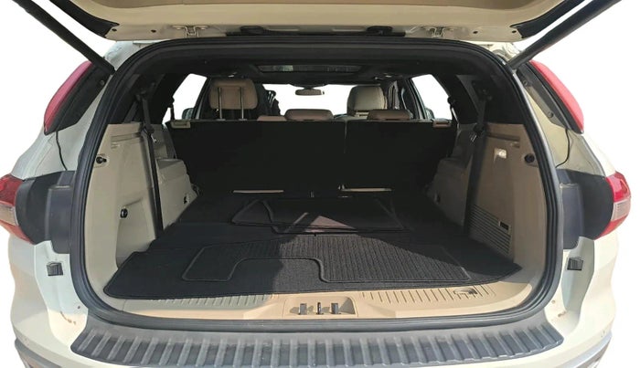 2019 Ford Endeavour TITANIUM PLUS 2.2 4X2 AT SUNROOF, Diesel, Automatic, 1,54,340 km, exterior