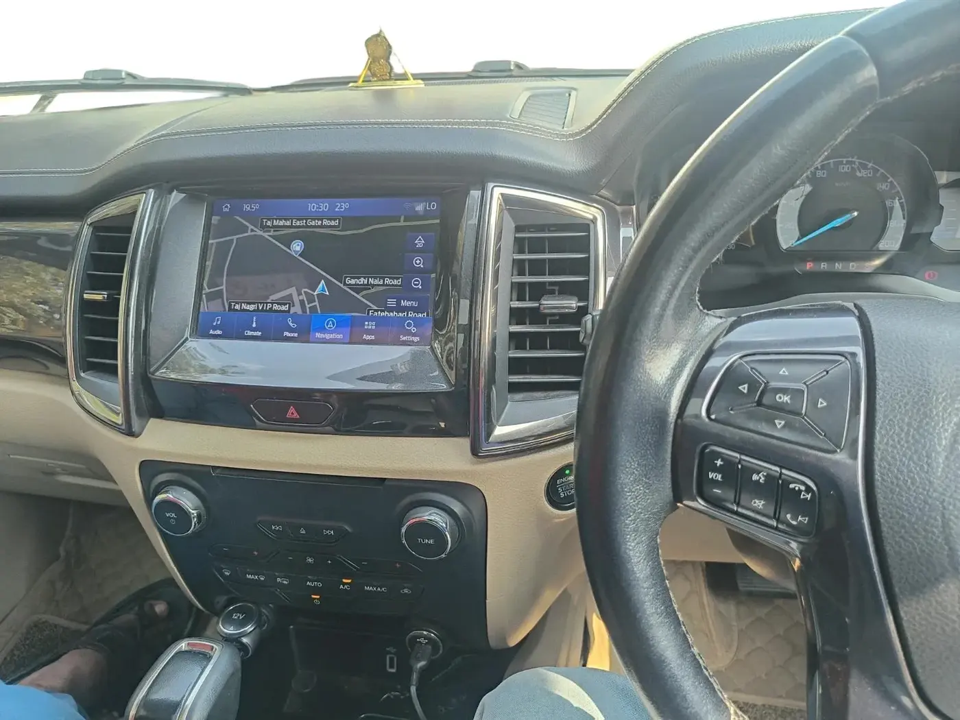 2019 Ford Endeavour TITANIUM PLUS 2.2 4X2 AT SUNROOF, Diesel, Automatic, 1,54,340 km, interior