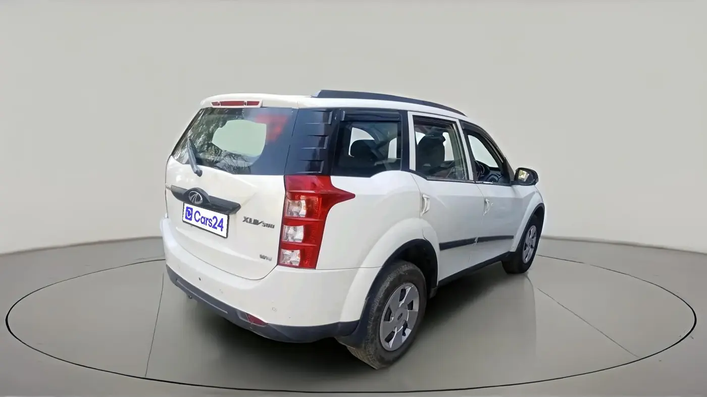 2017 Mahindra XUV500 W6, Diesel, Manual, 1,08,443 km, exterior