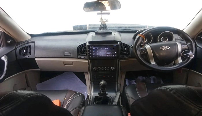 2017 Mahindra XUV500 W6, Diesel, Manual, 1,08,443 km, interior