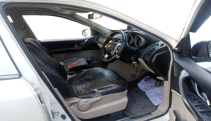 2017 Mahindra XUV500 W6, Diesel, Manual, 1,08,443 km, interior