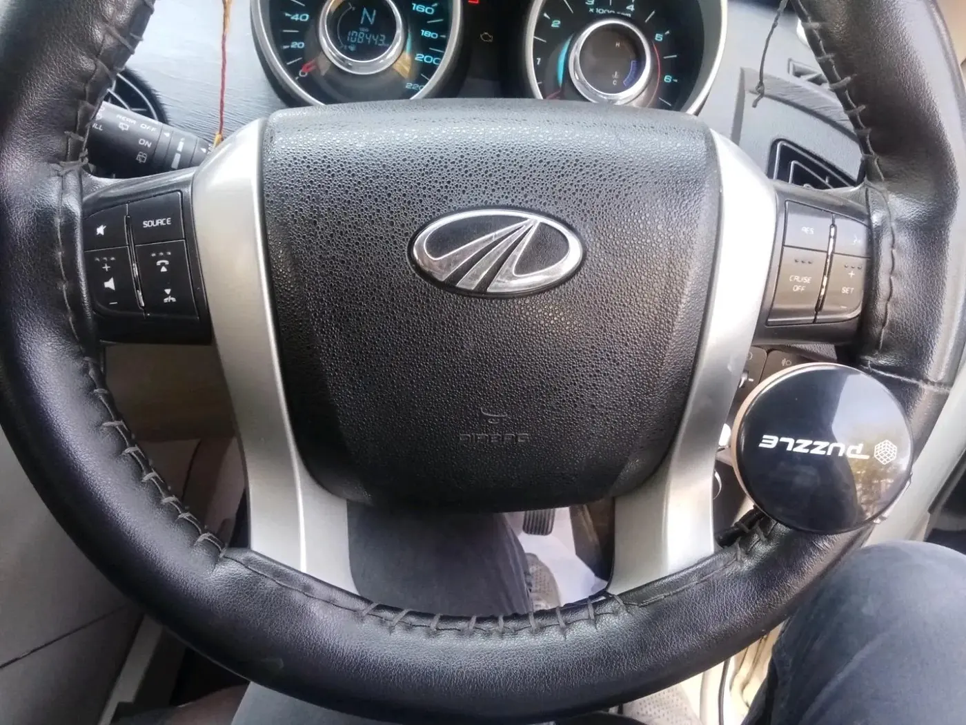 2017 Mahindra XUV500 W6, Diesel, Manual, 1,08,443 km, interior