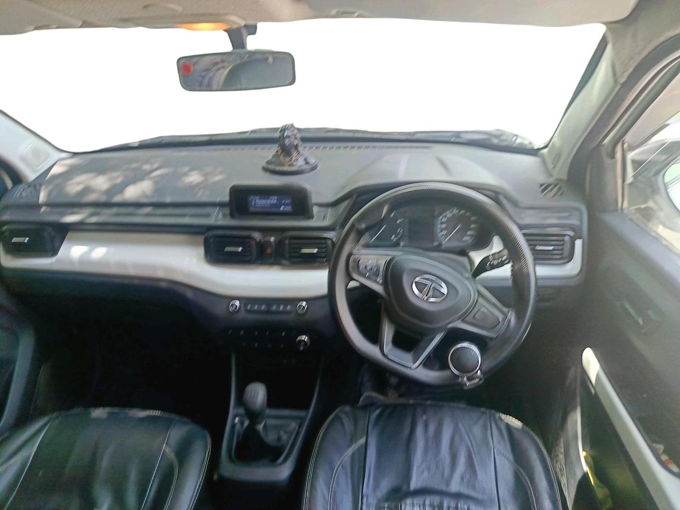 2022 Tata PUNCH PURE MT, Petrol, Manual, 37,561 km, interior