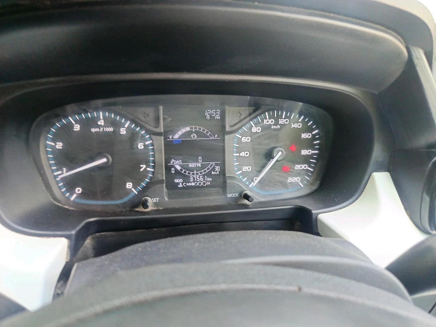 2022 Tata PUNCH PURE MT, Petrol, Manual, 37,561 km, interior