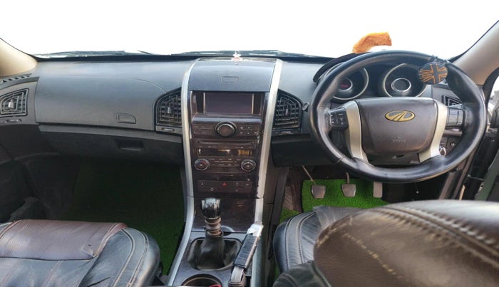 2014 Mahindra XUV500 W8, Diesel, Manual, 1,13,483 km, interior