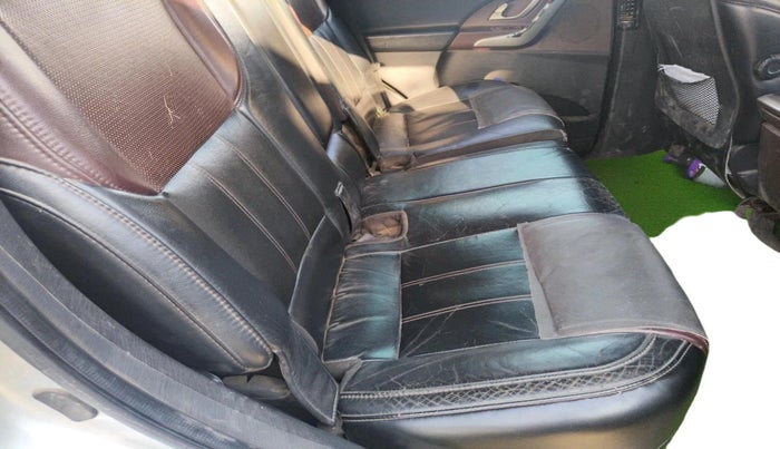 2014 Mahindra XUV500 W8, Diesel, Manual, 1,13,483 km, interior