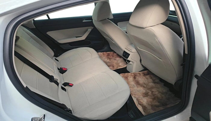 2025 Volkswagen VIRTUS HIGHLINE TSI 1.0 AT, Petrol, Automatic, 6,001 km, interior