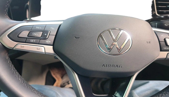 2025 Volkswagen VIRTUS HIGHLINE TSI 1.0 AT, Petrol, Automatic, 6,001 km, interior