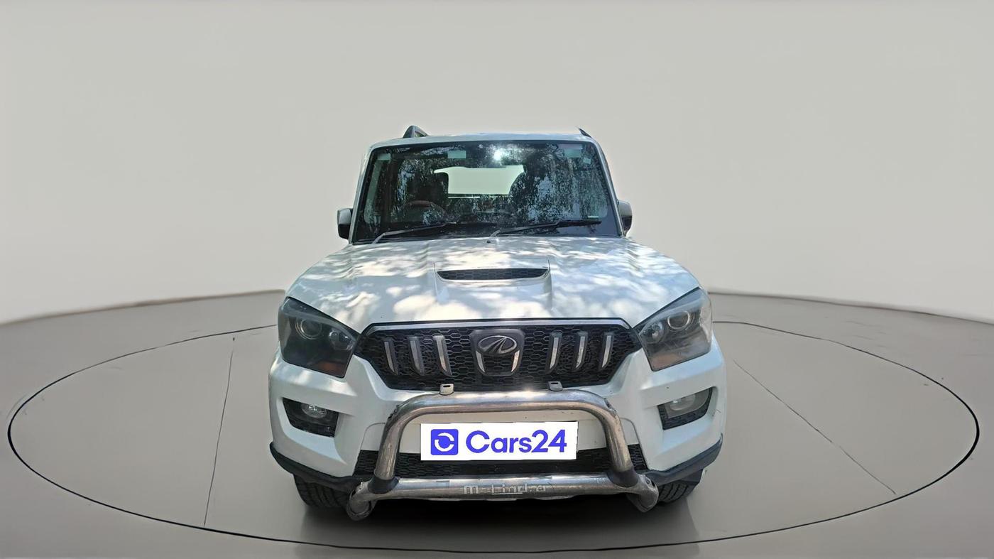 2015 Mahindra Scorpio S10, Diesel, Manual, 99,747 km, exterior