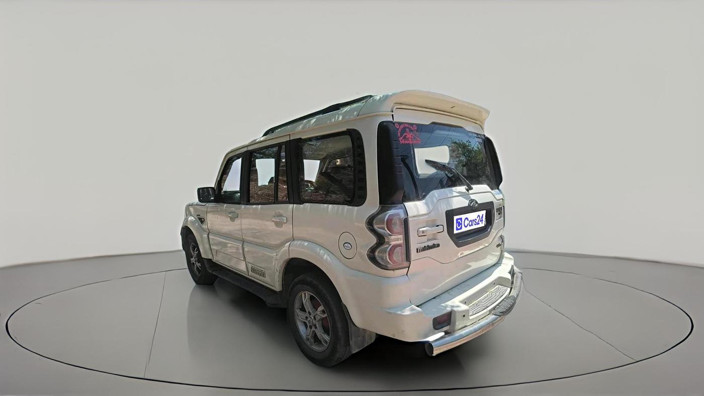 2015 Mahindra Scorpio S10, Diesel, Manual, 99,747 km, exterior