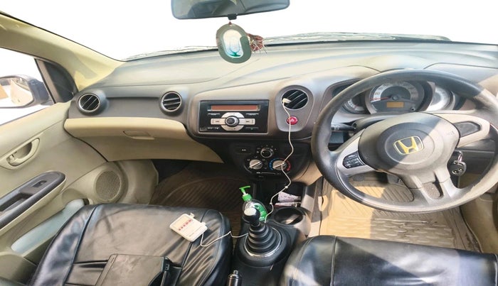 2013 Honda Brio S MT, Petrol, Manual, 1,06,297 km, interior