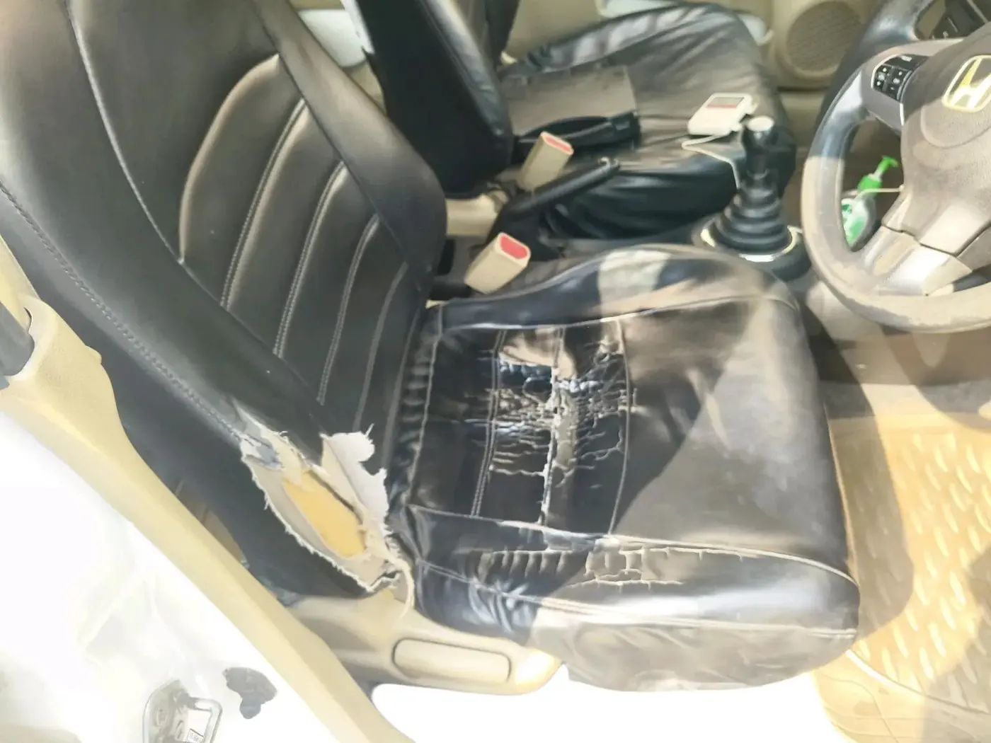 2013 Honda Brio S MT, Petrol, Manual, 1,06,297 km, interior