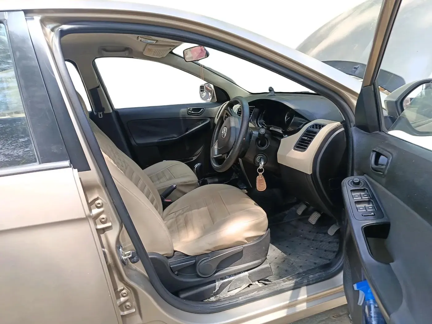 2014 Tata Zest XMS PETROL, Petrol, Manual, 89,054 km, interior