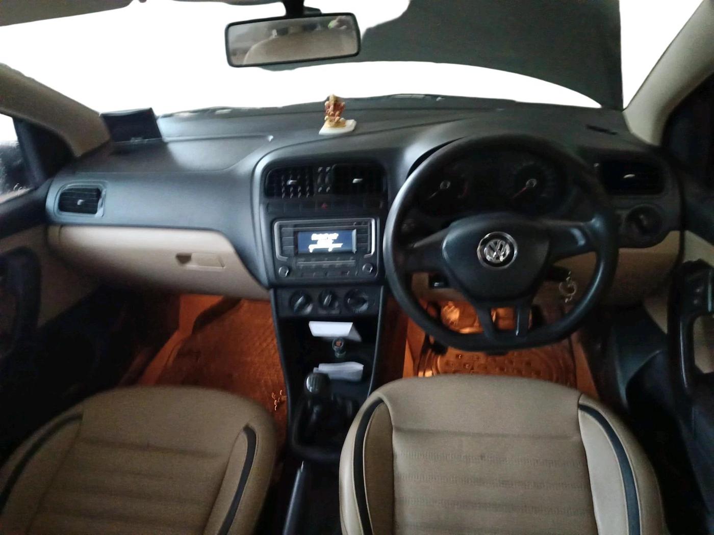 2017 Volkswagen Ameo COMFORTLINE 1.2L, Petrol, Manual, 1,57,428 km, interior