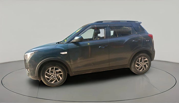 2023 Mahindra XUV300 W4 1.2 PETROL, Petrol, Manual, 51,017 km, exterior
