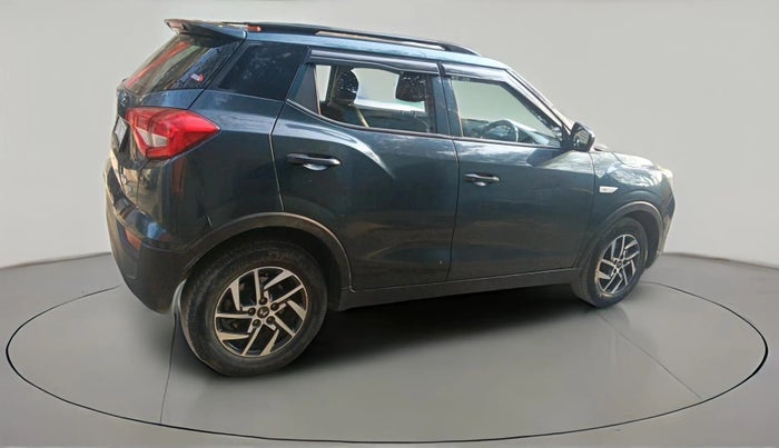 2023 Mahindra XUV300 W4 1.2 PETROL, Petrol, Manual, 51,017 km, exterior