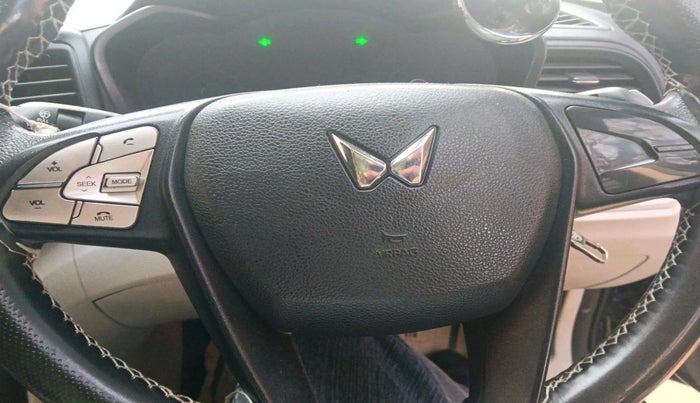 2023 Mahindra XUV300 W4 1.2 PETROL, Petrol, Manual, 51,017 km, interior