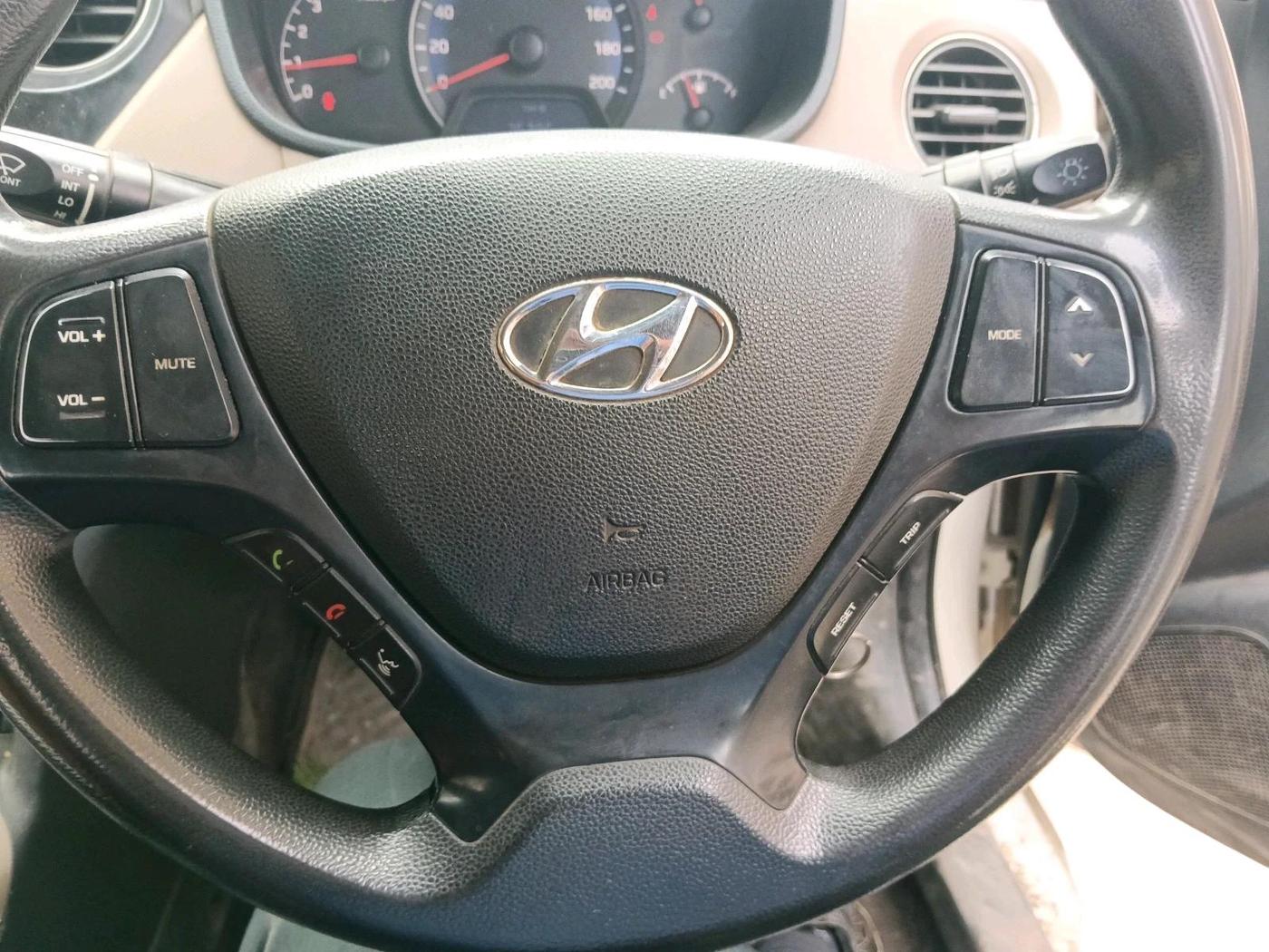 2017 Hyundai Xcent SX 1.2 CRDI, Diesel, Manual, 1,09,151 km, interior