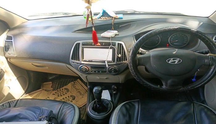 2013 Hyundai i20 MAGNA 1.4 CRDI, Diesel, Manual, 1,05,538 km, interior